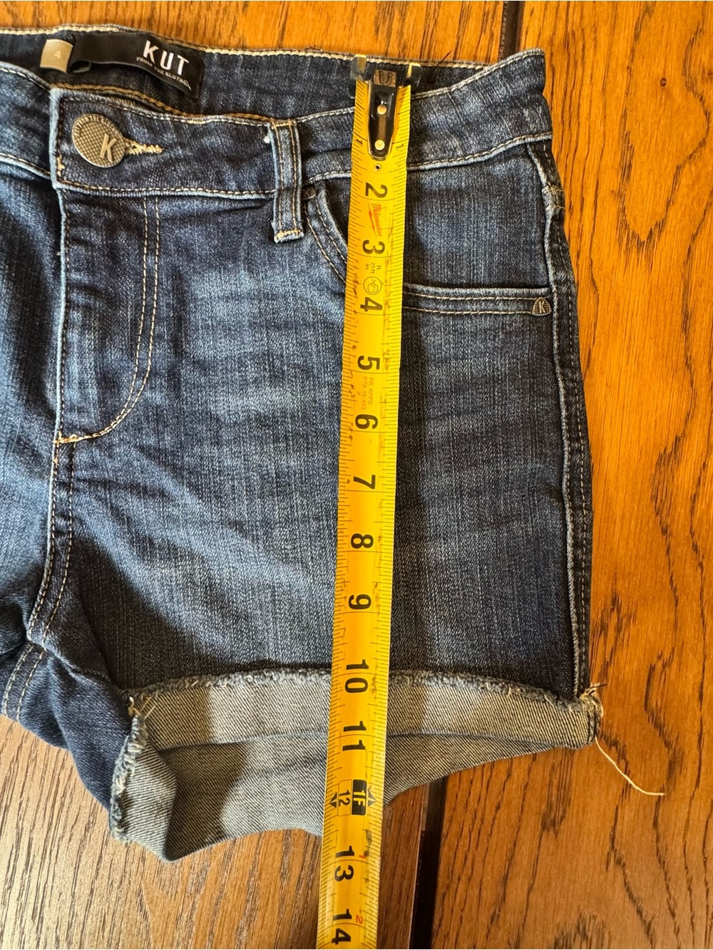 Kut from the kloth‎ Women’s Size 4 Jean Shorts  Raw Hem Cut Off - Picture 3 of 12